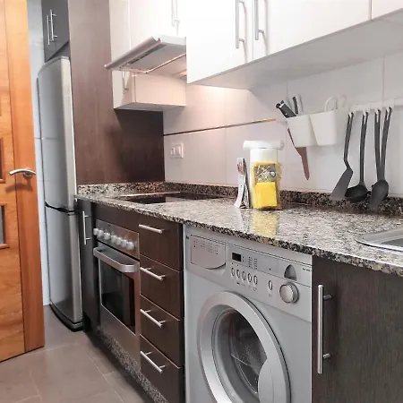 1a. Disfruta De Su Balcón Sobre El Casco Viejo. *