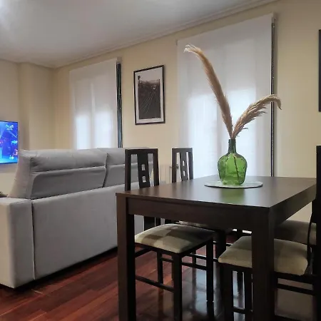 1a. Disfruta De Su Balcón Sobre El Casco Viejo. Ourense