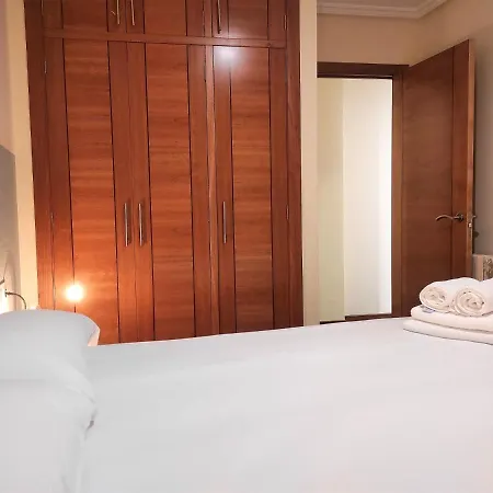 Апартаменты 1a. Disfruta De Su Balcon Sobre El Casco Viejo. *