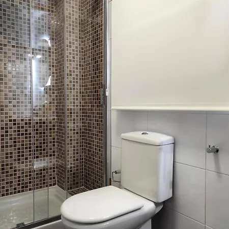 1a. Disfruta De Su Balcón Sobre El Casco Viejo.